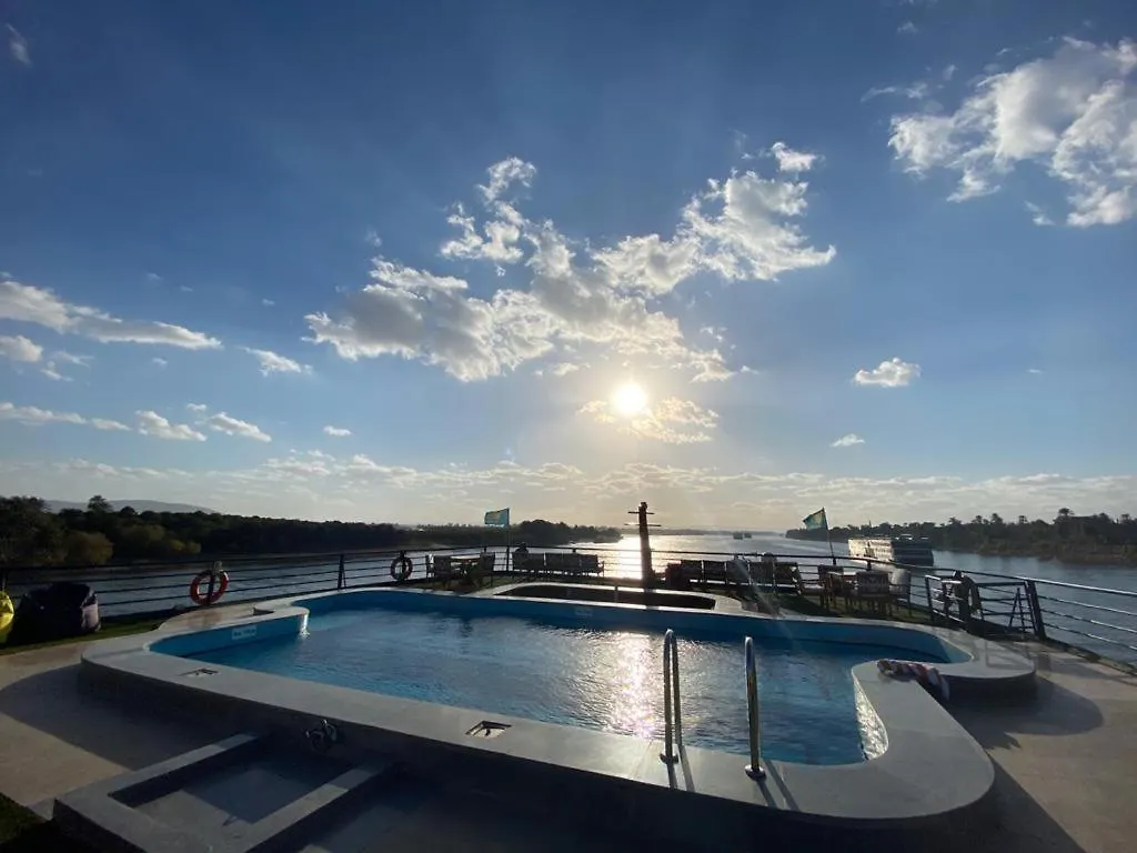 Hotel Nile Cruise Luxor To Aswan Every Monday, Thursday And Saturday And Trip To Abo Simple